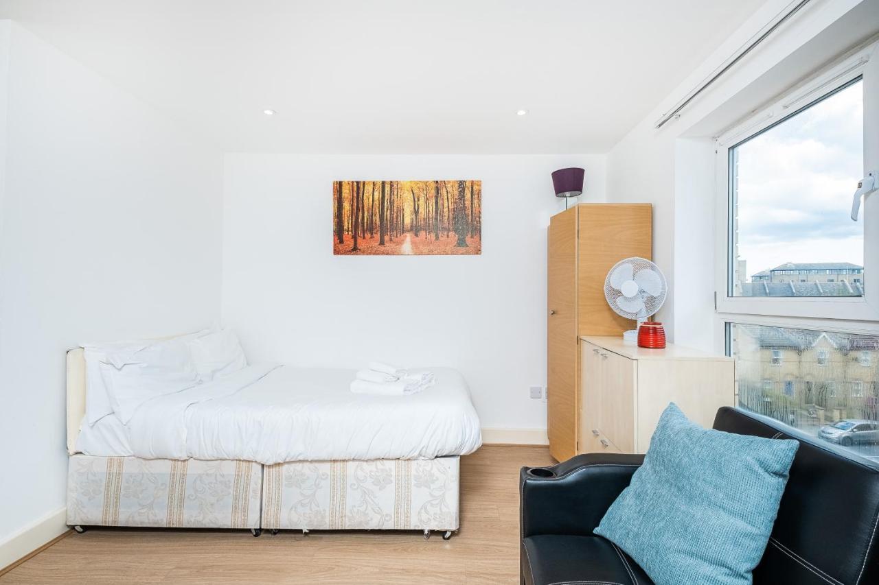 Canary Wharf/docklands/excel Spacious Apt E14 Londra