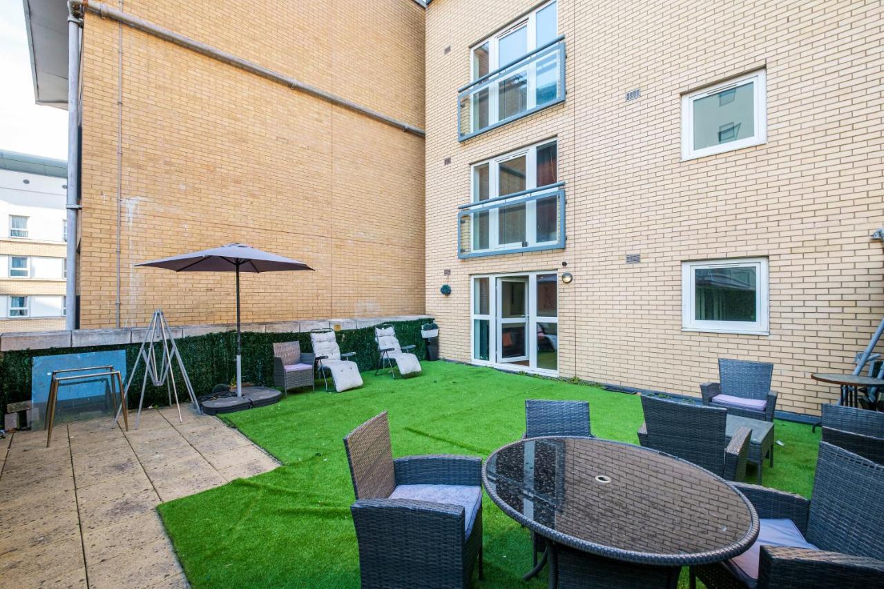 Apartament Canary Wharf/docklands/excel Spacious Apt E14 Londra