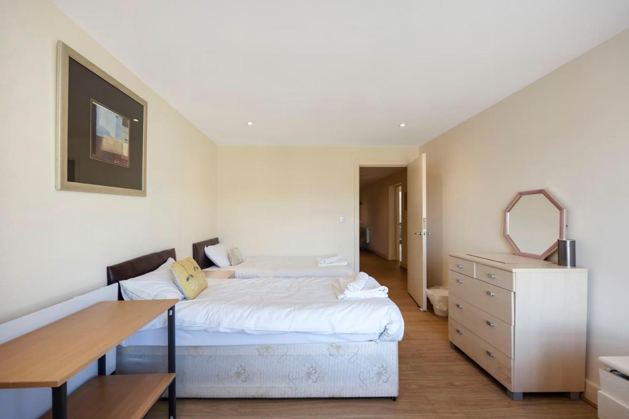 Apartament Canary Wharf/docklands/excel Spacious Apt E14 Londra