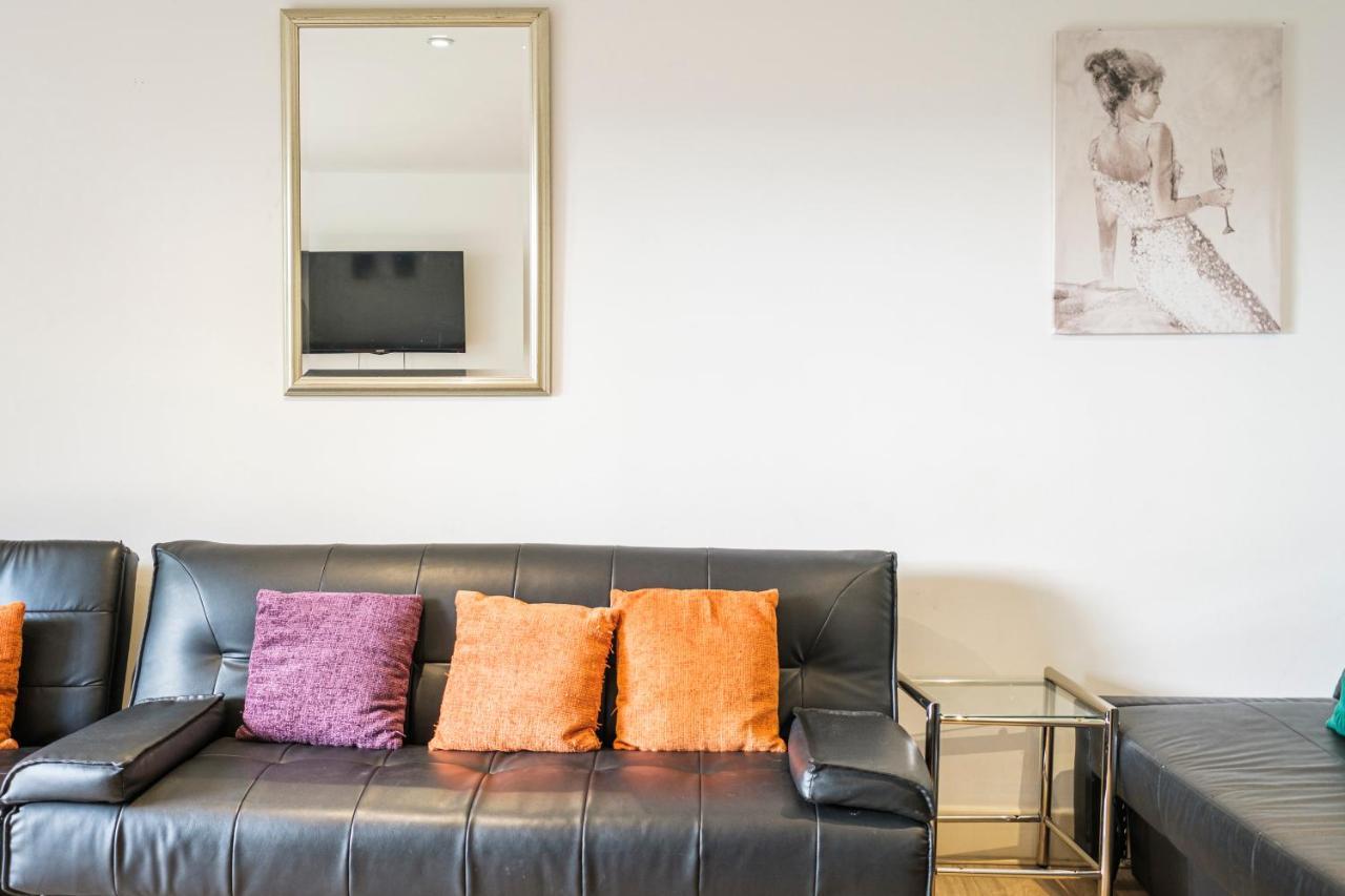 Canary Wharf/docklands/excel Spacious Apt E14 * Londra