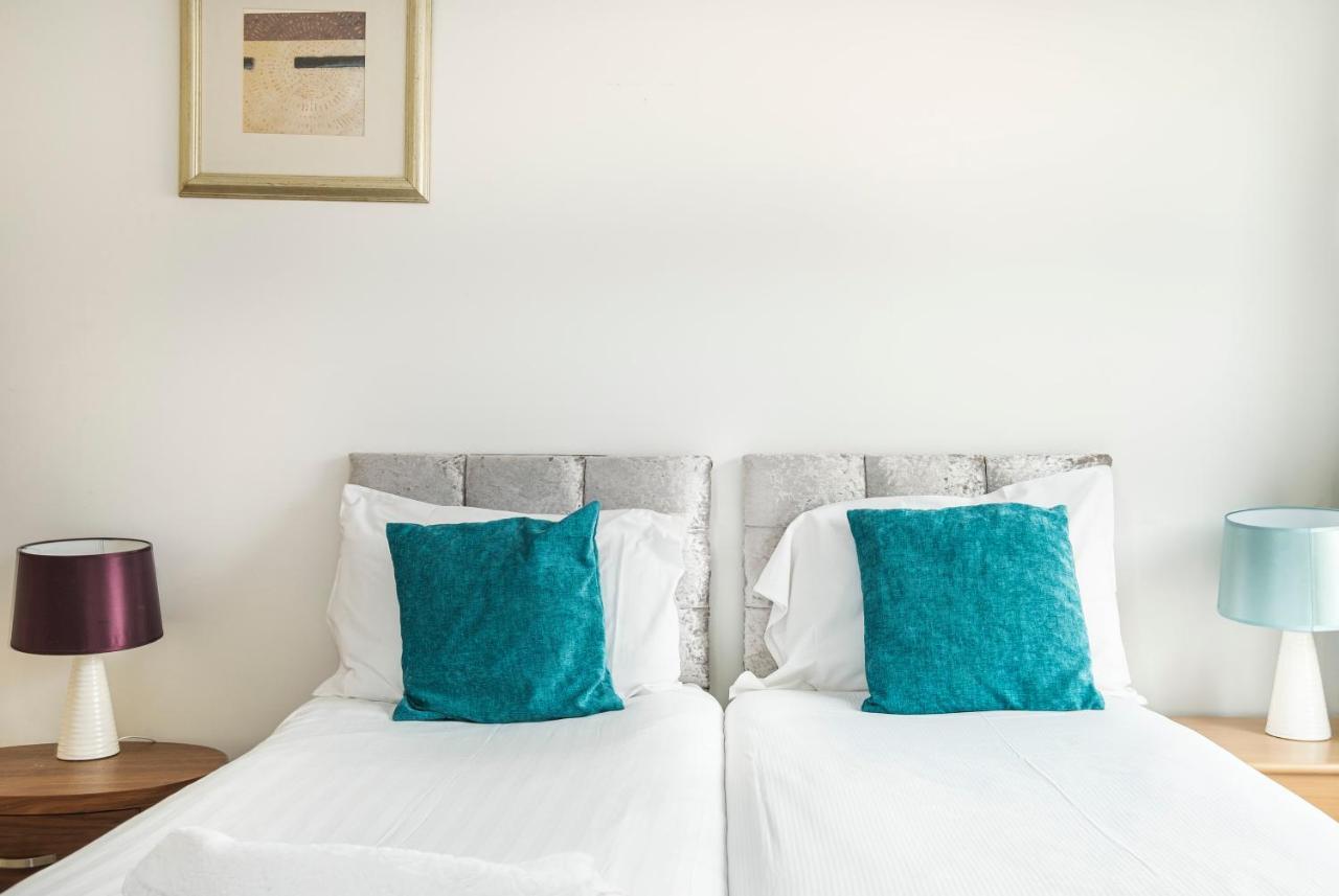 Canary Wharf/docklands/excel Spacious Apt E14 * Londra