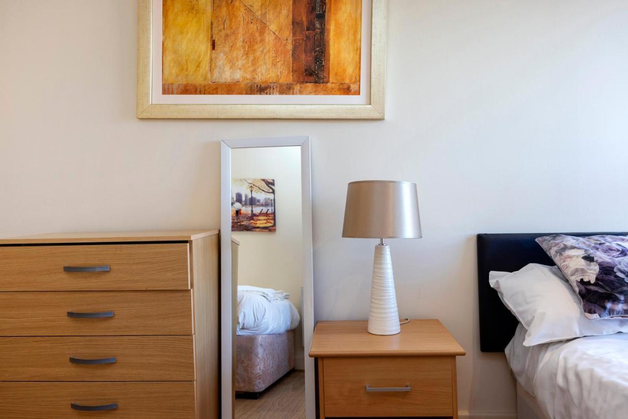 Apartament Canary Wharf/docklands/excel Spacious Apt E14